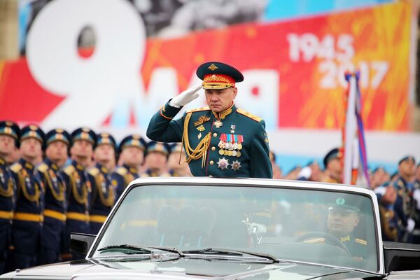 Министр обороны РФ генерал армии Сергей Шойгу во время военного парада на Красной площади в честь 72-й годовщины Победы в Великой Отечественной войне 1941-1945 годов