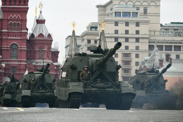Самоходная артиллерийская установка (САУ) Мста-С на военном параде на Красной площади, посвященном 72-й годовщине Победы в Великой Отечественной войне 1941-1945 годов