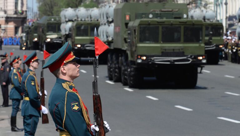 Береговой ракетный комплекс Бал во время военного парада во Владивостоке, посвящённого 72-й годовщине Победы в Великой Отечественной войне 1941-1945 годов