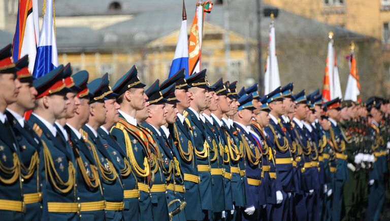 Военнослужащие во время военного парада в Чите, посвящённого 72-й годовщине Победы в Великой Отечественной войне 1941-1945 годов