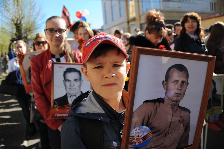 Участники марша Бессмертный полк в Чите