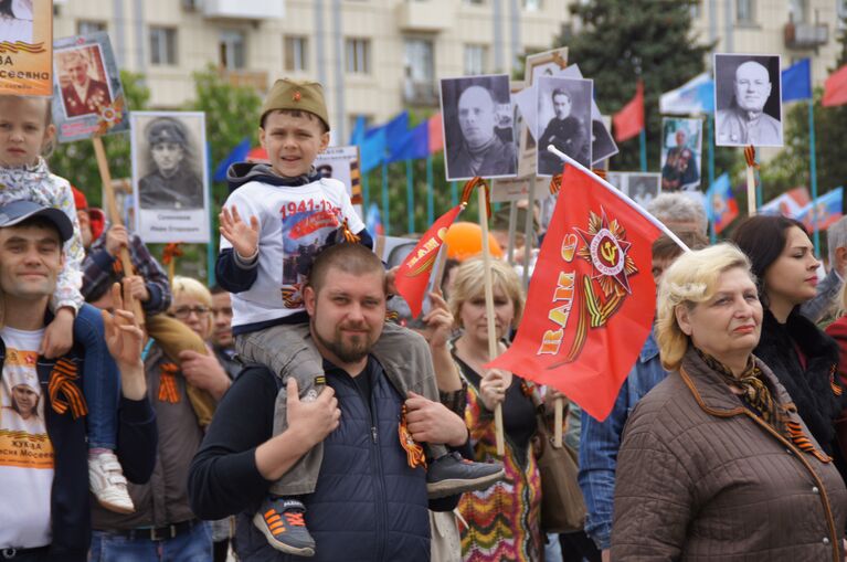 Бессмертный полк в Луганске 2017