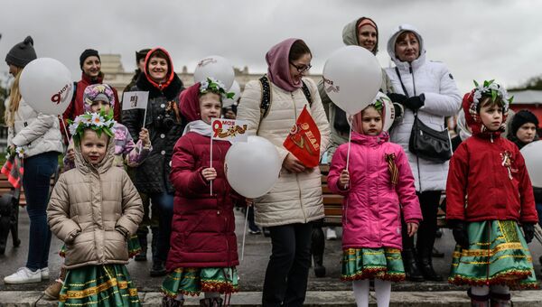 Участники празднования Дня Победы в Москве. 9 мая 2017