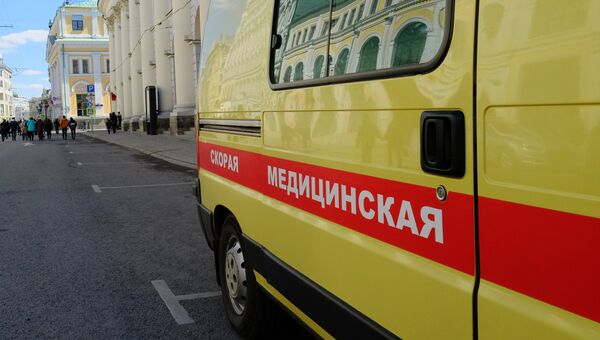 Автомобиль скорой помощи на улице Москвы. Архивное фото
