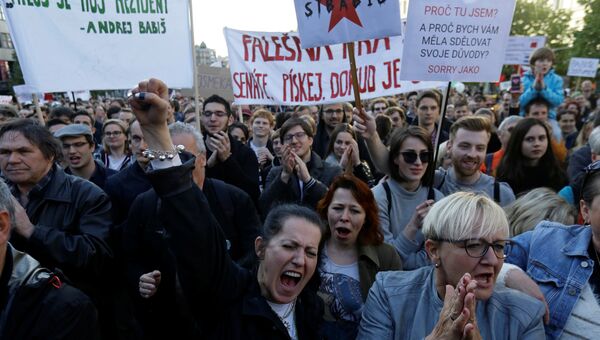Митинг протеста против действий президента Милоша Земана, а также вице-премьера и главы минфина Андрея Бабиша в Праге