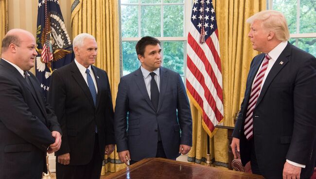 Президент США Дональд Трамп и министр иностранных дел Украины Павел Климкин во время встречи в Вашингтоне. 10 мая 2017
