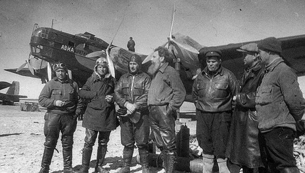 Руководитель и пилоты самолетов экспедиции Северный Полюс-1