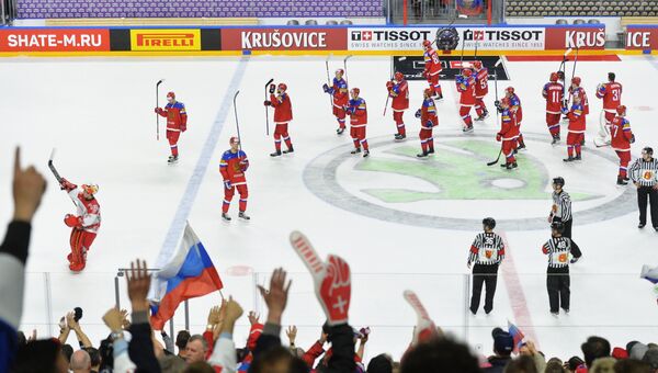 Игроки сборной России после победы в матче группового этапа чемпионата мира по хоккею 2017 между сборными командами России и Дании