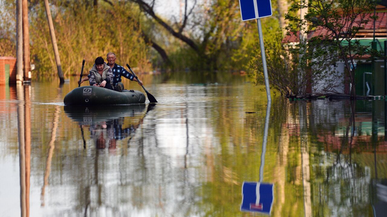 Пик уровня воды в Ишиме в Тюменской области ожидается сегодня - РИА  Новости, 22.04.2024