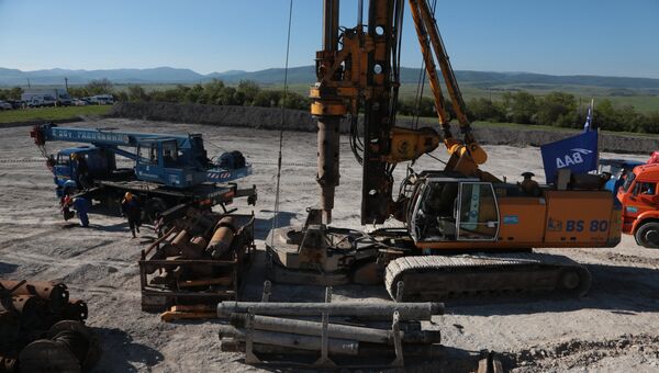 Старт строительства федеральной трассы Таврида в Крыму. Архивное фото