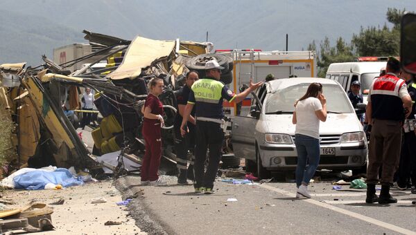 Место аварии туристического автобуса в Турции. 13 мая 2017