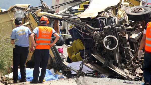 Место аварии туристического автобуса в Турции. 13 мая 2017