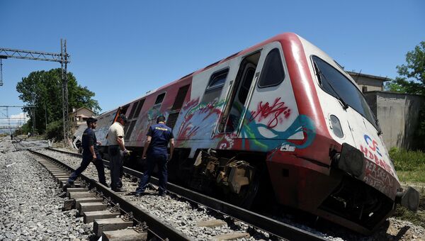 Поезд сошел с рельсов недалеко от станции Адендрос. Греция, 14 мая 2017