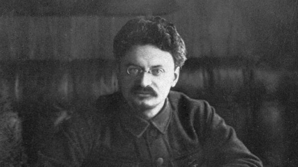 Лев Давидович Троцкий политический и государственный деятель, председатель Революционного военного совета РСФСР. 1920 год