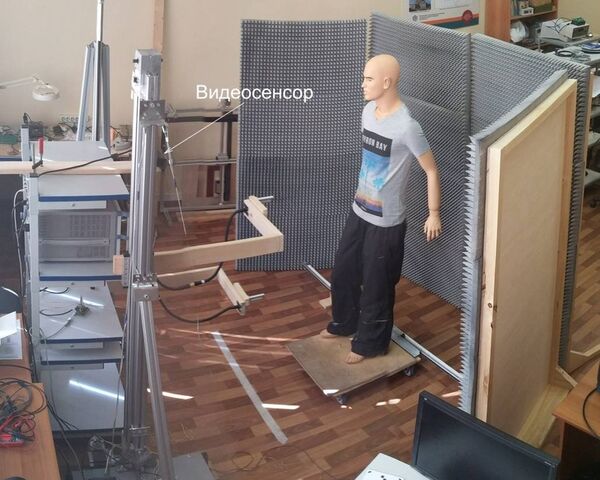 Экспериментальный стенд в лаборатории дистанционного зондирования Экспериментальный стенд в лаборатории дистанционного зондирования