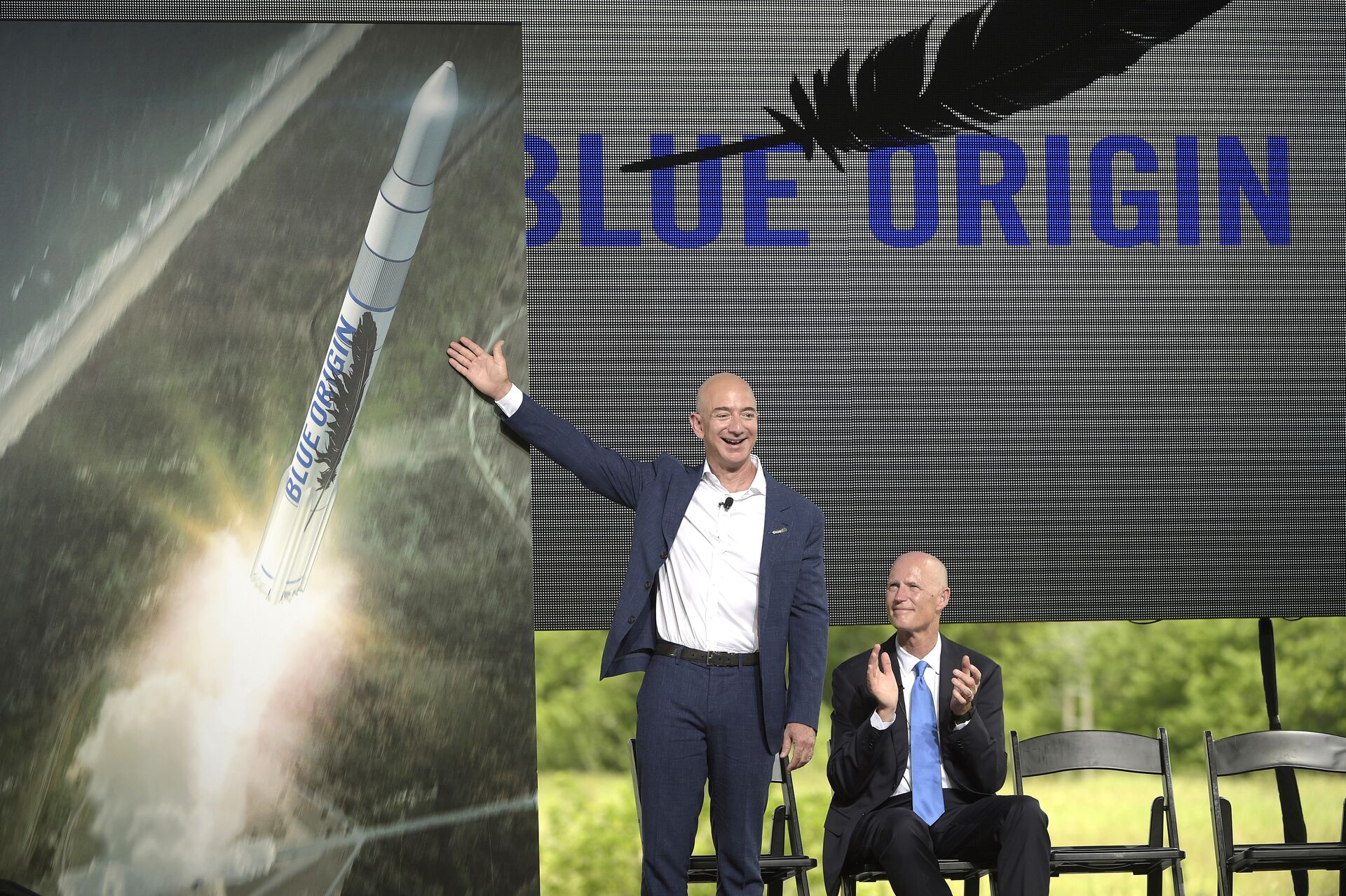 Генеральный директор Amazon Джефф Безос представляет новую ракету Blue Origin, 2015 - РИА Новости, 1920, 13.09.2025