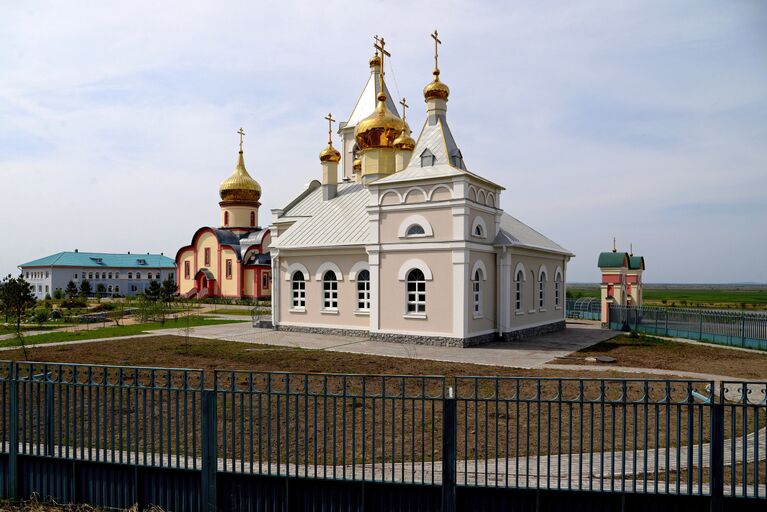 Женский монастырь Святых Первоверховных апостолов Петра и Павла в селе Петропавловка Хабаровского края