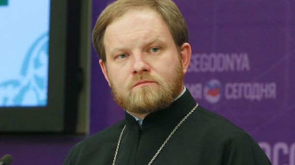 Пресс-секретарь патриарха Кирилла священник Александр Волков на пресс-конференции в МИА Россия сегодня 