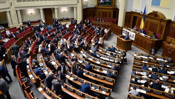 Депутаты на заседании Верховной рады Украины в Киеве.