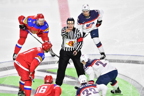Перед началом матча группового этапа чемпионата мира по хоккею 2017 между сборными командами России и США