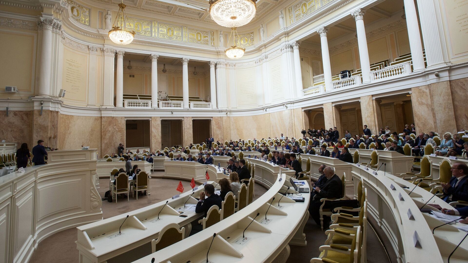 Заседание городского законодательного собрания в Санкт-Петербурге. 17 мая 2017 - РИА Новости, 1920, 25.11.2020