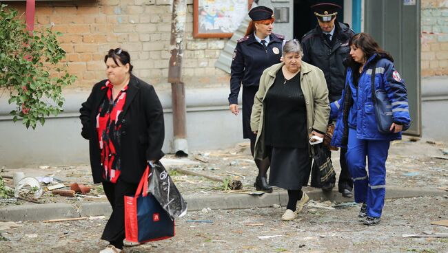Жильцы дома, частично обрушившегося из-за взрыва газа в Волгограде