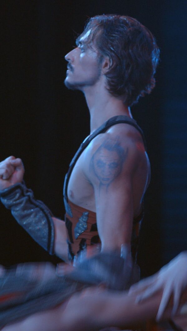 Кадр из фильма Танцовщик (2016) Кадр из фильма Танцовщик (2016)