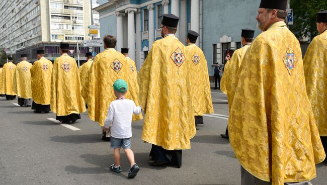 Крестный ход Украинской православной церкви в Киеве. Архивное фото