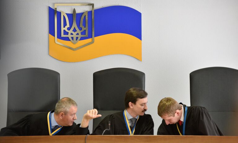 Заседание Оболонского суда Киева по делу бывшего президента Украины Виктора Януковича. 18 мая 2017 Заседание Оболонского суда Киева по делу бывшего президента Украины Виктора Януковича. 18 мая 2017