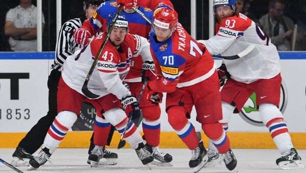 Игровой момент в матче 1/4 финала чемпионата мира по хоккею 2017 между сборными командами России и Чехии