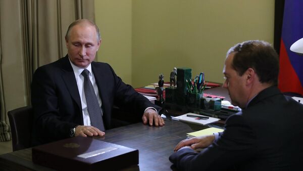 Президент РФ Владимир Путин встретился с премьер-министром Дмитрием Медведевым