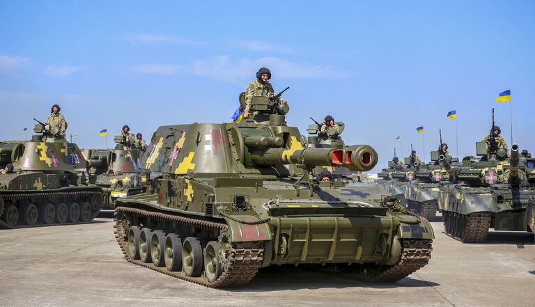 Военная техника на военном аэродроме в Чугуево Харьковской области Военная техника на военном аэродроме в Чугуево Харьковской области
