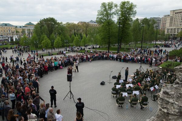 Во время открытия концертной программы Военные оркестры в парках