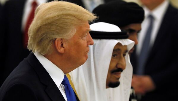 Визит Дональда Трампа в Саудовскую Аравия для участия в саммите арабских и мусульманских лидеров. 20 мая 2017
