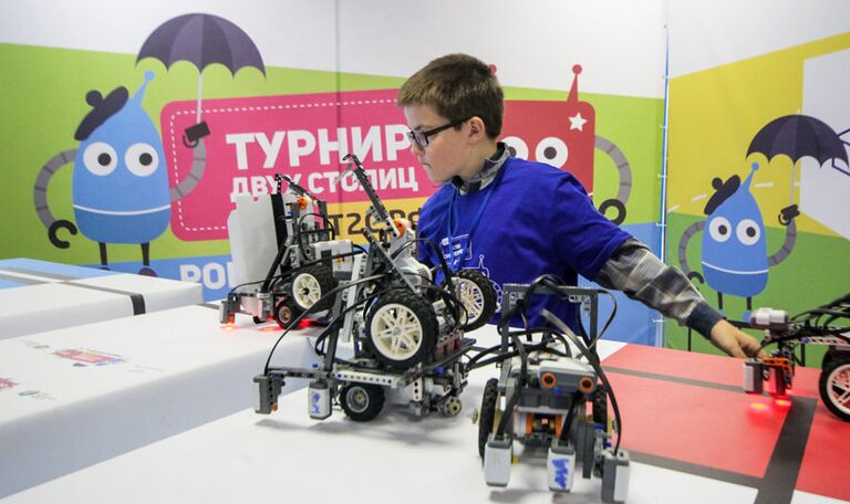 Турнир двух столиц по робототехнике среди школьников Турнир двух столиц по робототехнике среди школьников