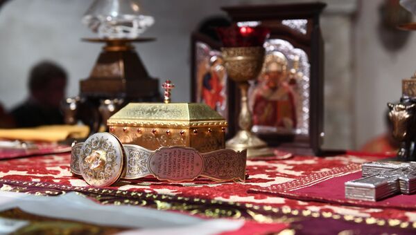 Ковчег с мощами святителя Николая Чудотворца в крипте Базилики Свт. Николая в Бари