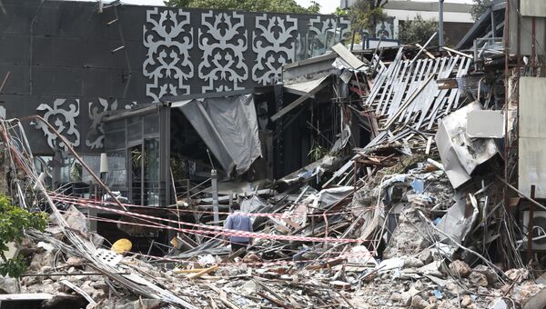 Снос здания ночного клуба Reina, где в новогоднюю ночь произошел теракт. 22 мая 2017
