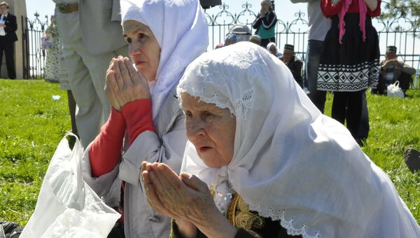Торжества по случаю 1128-й годовщины принятия ислама Волжской Булгарией в древнем городе Болгар (Татарстан) - праздник Изге Болгар җыены