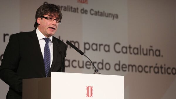 Председатель правительства Каталонии Карлес Пучдемон на конференции Референдум для Каталонии. Приглашение к демократическому соглашению