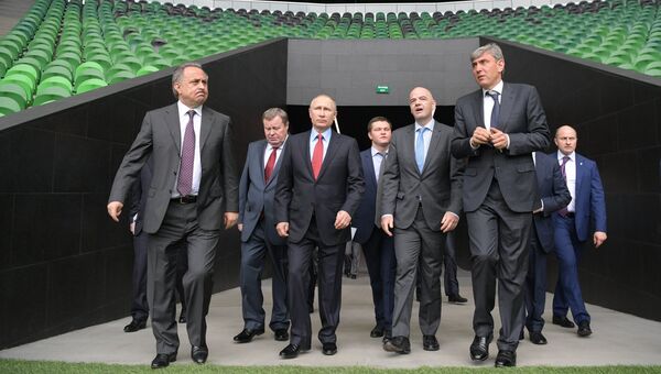 Президент РФ Владимир Путин во время посещения стадиона футбольного клуба Краснодар. 23 мая 2017