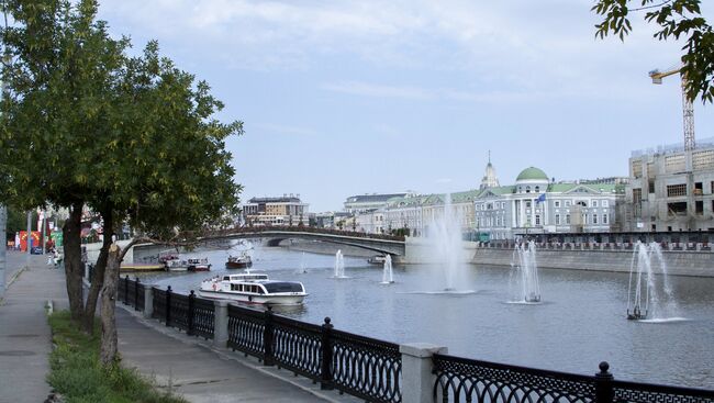 Болотная набережная в Москве. Архивное фото