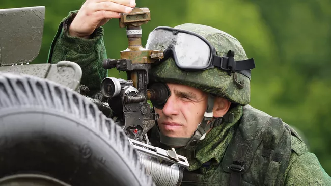 Военнослужащий во время учений. Архивное фото