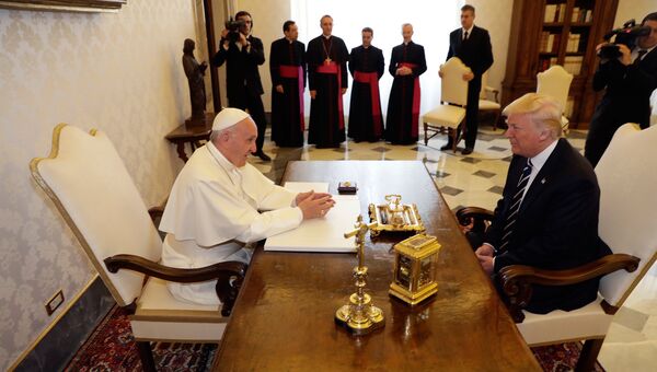 Папа Римский Франциск и президент США Дональд Трамп в Ватикане