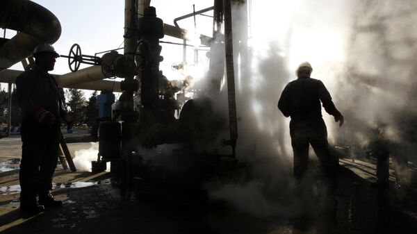 Нефтеперерабатывающий завод в Тегеране, Иран