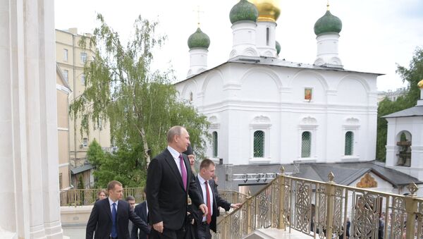 Президент РФ В. Путин посетил монастырь. Архивное фото