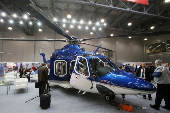 Двухмоторный многоцелевой вертолёт AgustaWestland AW139 на X международной выставке вертолетной индустрии HeliRussia в Международном выставочном центре Крокус Экспо в Москве