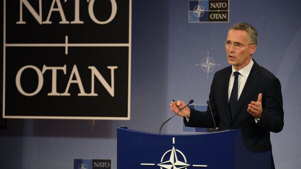 Генеральный секретарь НАТО Йенс Столтенберг выступает на саммите НАТО в Брюсселе