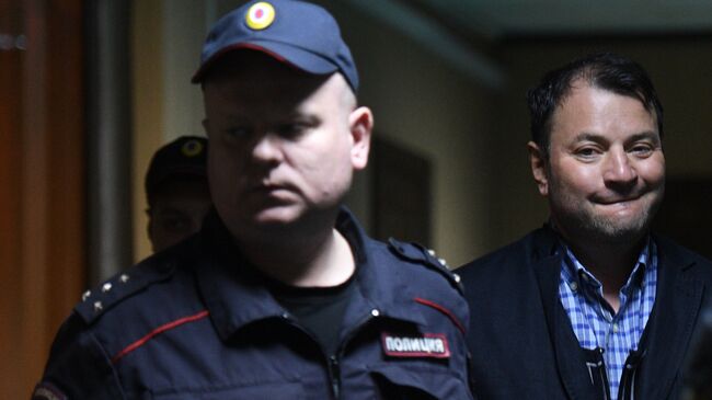 Бывший генеральный директор театральной труппы Седьмая студия Юрий Итин в Пресненском суде Москвы. 25 мая 2017 Бывший генеральный директор театральной труппы Седьмая студия Юрий Итин в Пресненском суде Москвы. 25 мая 2017