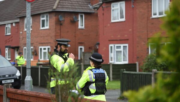 Полицейские у дома террориста-смертника Салмана Абеди в Манчестере