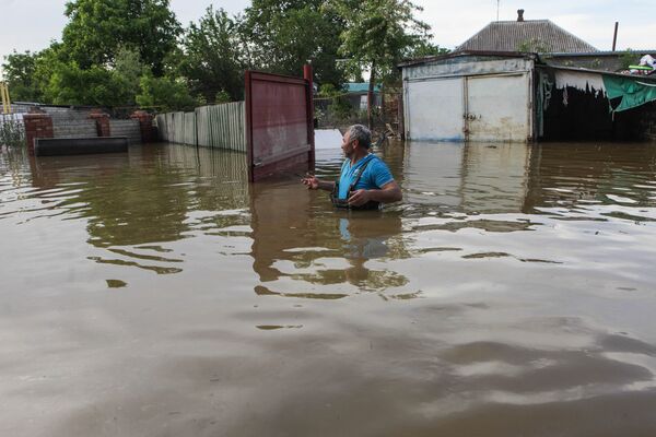 Житель поселка Левокумка Ставропольского края, пострадавшего в результате паводка